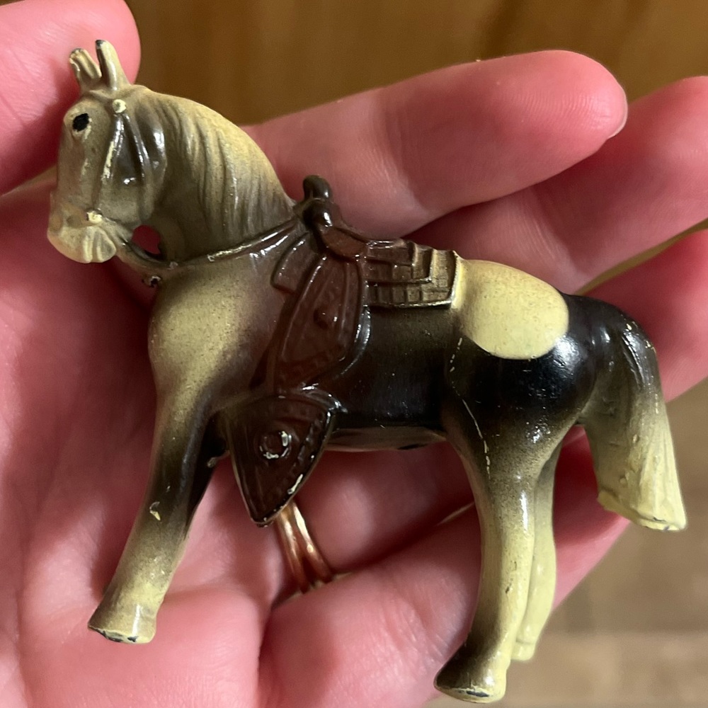 Pre WW2 cast iron racing horse toy in pristine condition